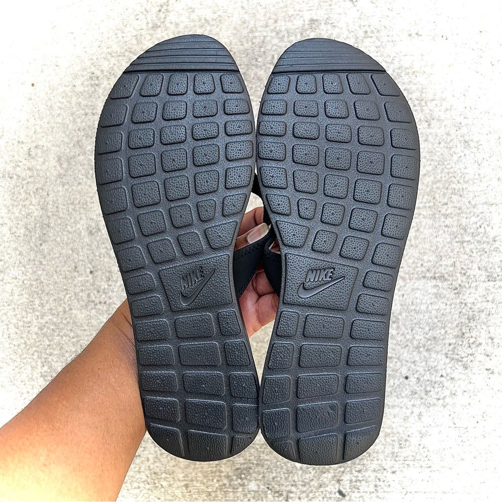 WMNS NIKE ULTRA CELSO THONG TRIPLE BLACKS FLIP FLOPS - Picture 6 of 11
